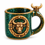 CryptoMug Bull — vue sur fond blanc